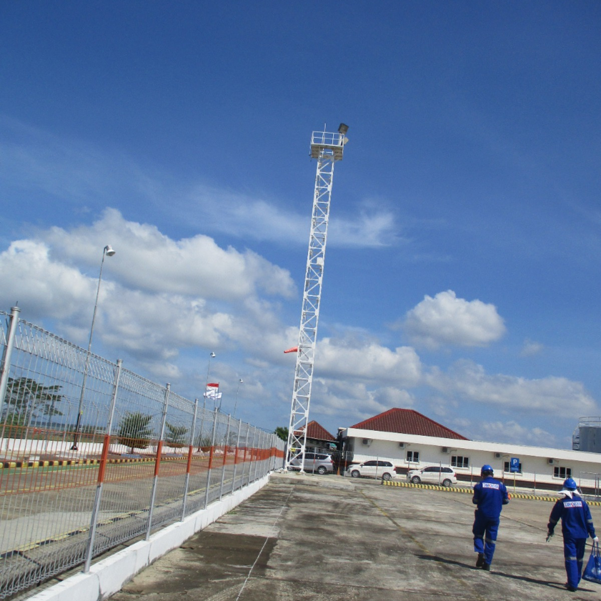 PJK3 Riksa Uji adalah Perusahaan Jasa Keselamatan dan Kesehatan Kerja (PJK3) yang memiliki kompetensi dan izin resmi untuk melakukan riksa uji atau inspeksi dan pengujian terhadap peralatan, instalasi, dan fasilitas kerja. Tujuan utama dari PJK3 Riksa Uji adalah memastikan bahwa semua peralatan dan fasilitas tersebut memenuhi standar Keselamatan dan Kesehatan Kerja (K3) yang ditetapkan oleh pemerintah dan lembaga terkait.