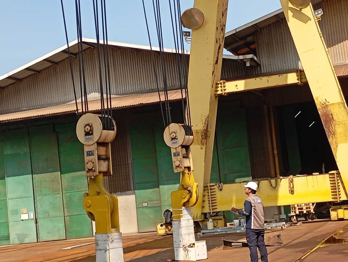 Riksa Uji Gantry Crane