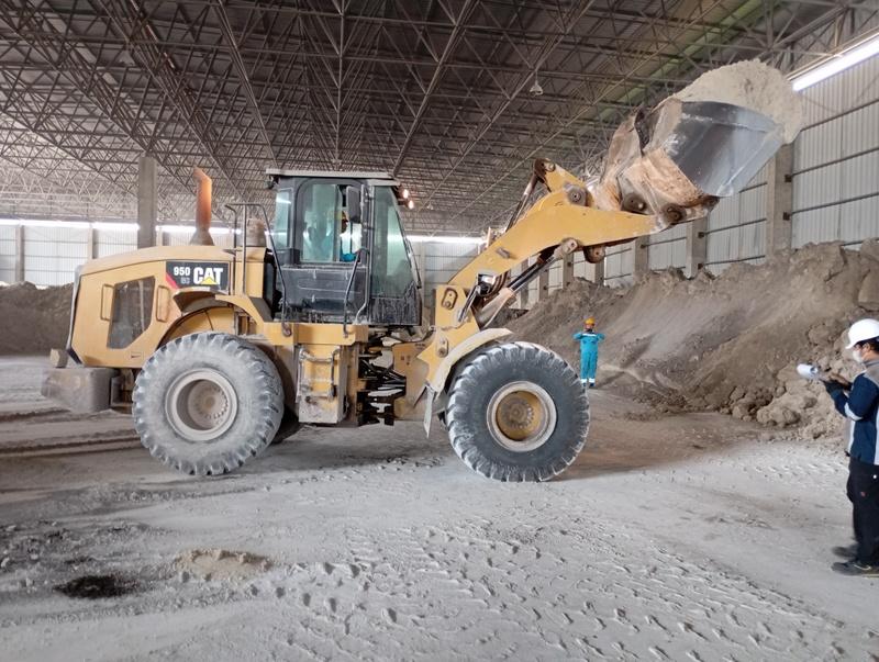 Riksa uji wheel loader adalah proses pemeriksaan menyeluruh yang dilakukan untuk memastikan kinerja, keamanan, dan kelayakan operasional alat berat jenis wheel loader, dengan tujuan untuk mencegah kerusakan dan memastikan alat berfungsi secara optimal.