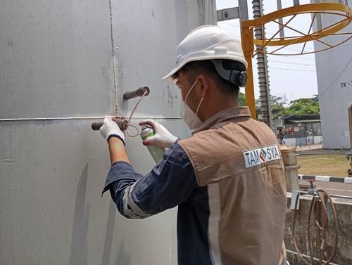 Pemenuhan legalitas, kompetensi teknis, dan kelengkapan sarana adalah syarat utama bagi PJK3 untuk memberikan layanan keselamatan kerja yang terpercaya.